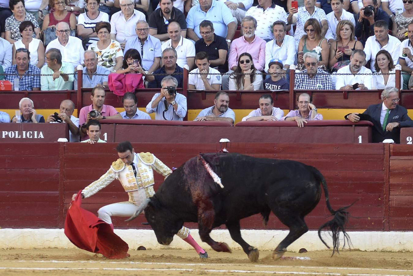 El diestro sale por la puerta grande de La Condomina en la segunda corrida de la Feria Taurina de Murcia