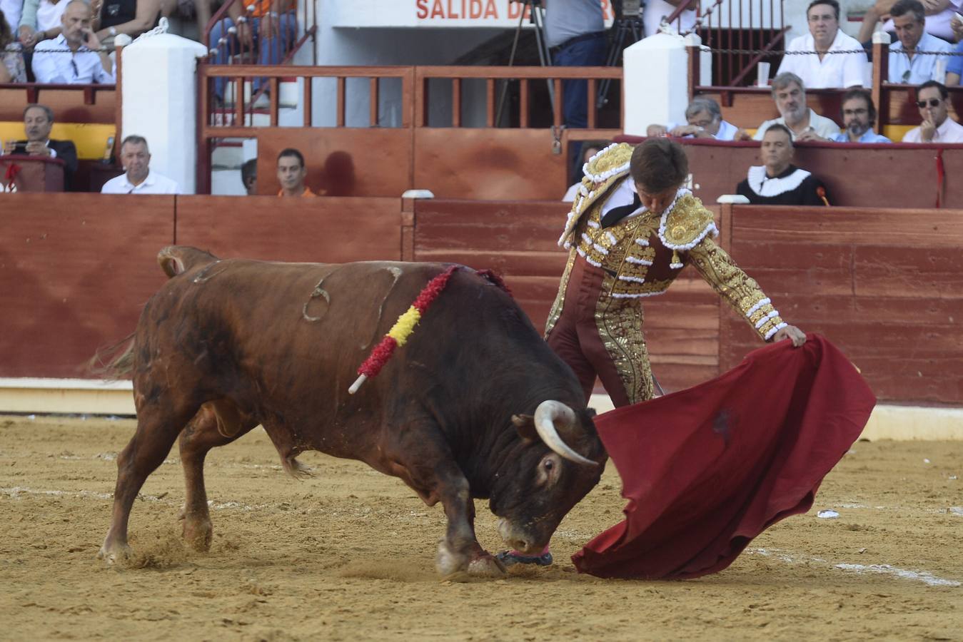 El diestro sale por la puerta grande de La Condomina en la segunda corrida de la Feria Taurina de Murcia