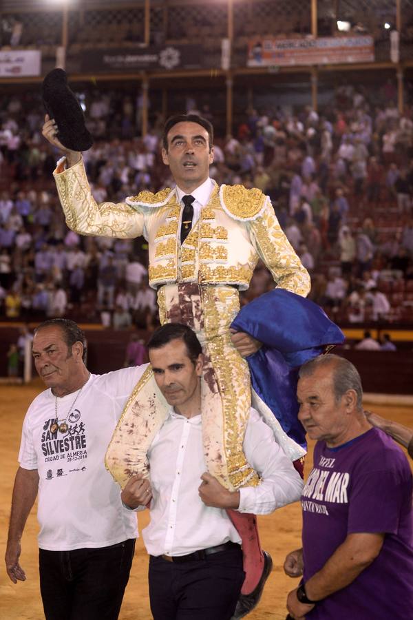 El diestro sale por la puerta grande de La Condomina en la segunda corrida de la Feria Taurina de Murcia