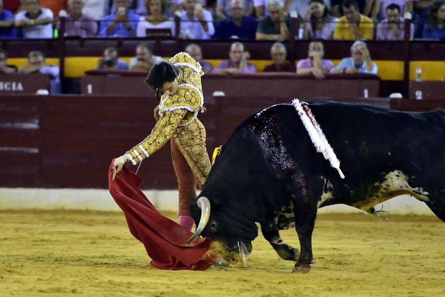 Roca Rey corta un rabo y abre la puerta grande junto a El Fandi y Talavante