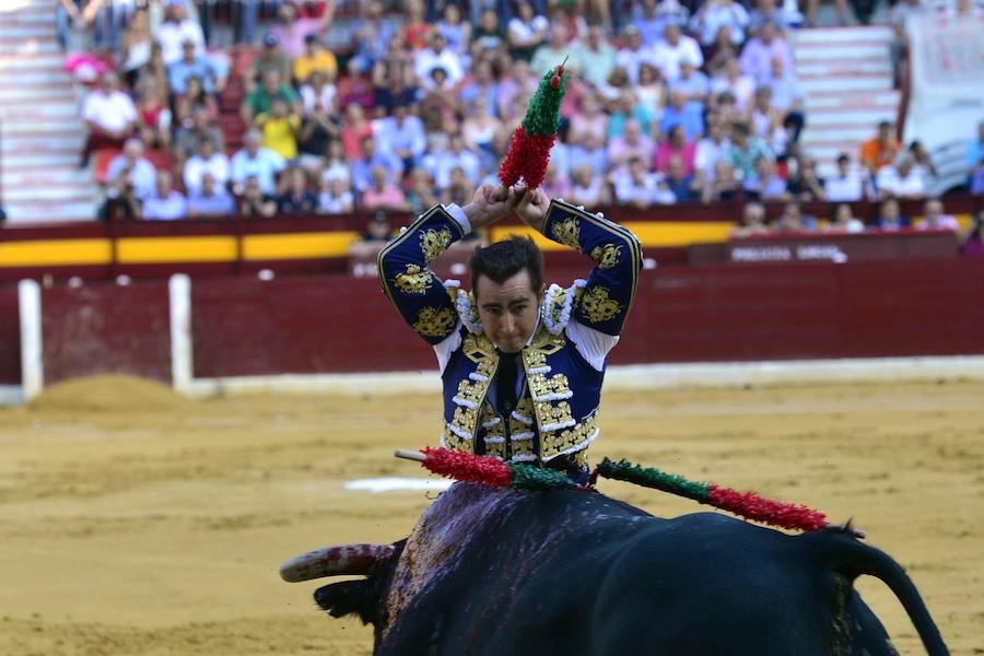 Roca Rey corta un rabo y abre la puerta grande junto a El Fandi y Talavante