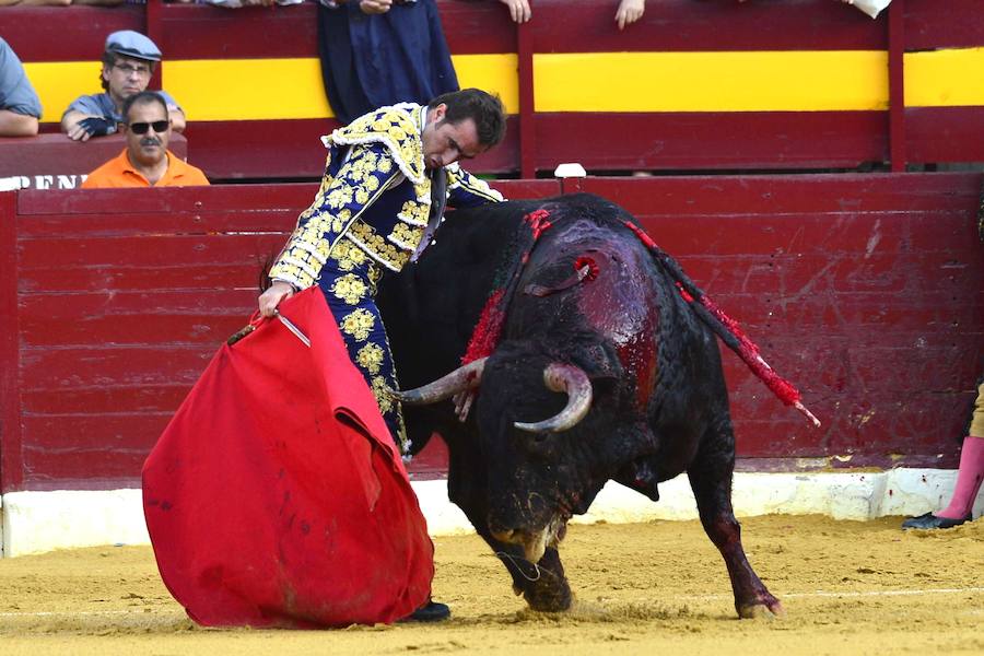 Roca Rey corta un rabo y abre la puerta grande junto a El Fandi y Talavante