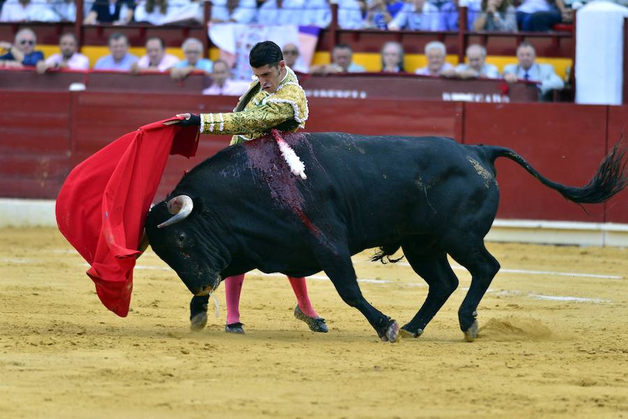 Roca Rey corta un rabo y abre la puerta grande junto a El Fandi y Talavante