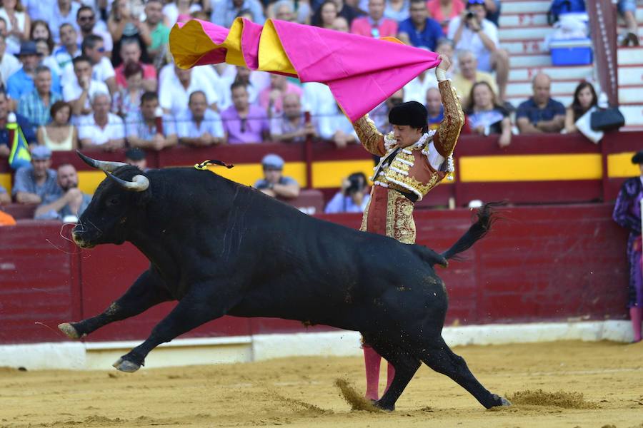 Roca Rey corta un rabo y abre la puerta grande junto a El Fandi y Talavante