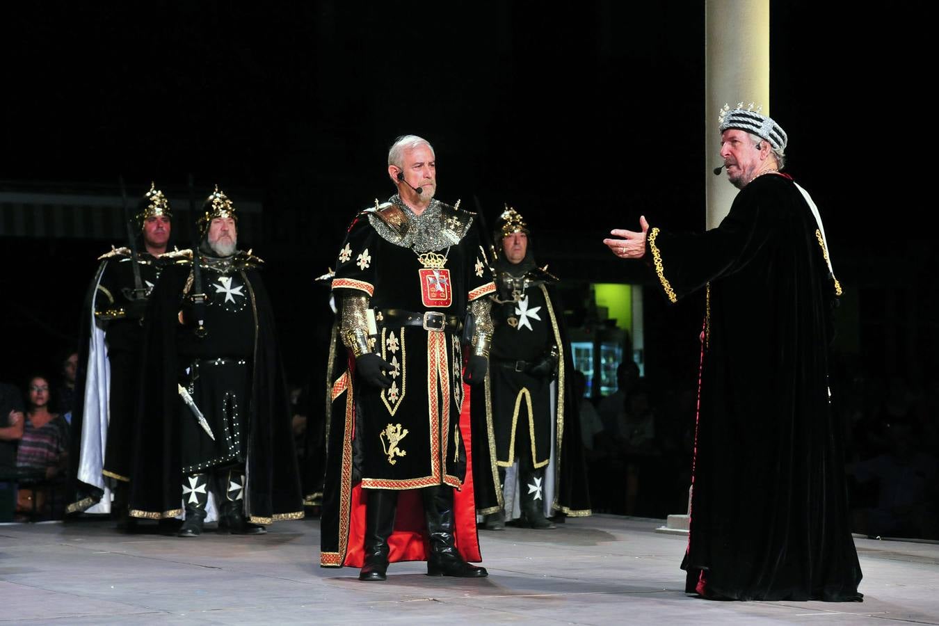 El último gran desfile, en el que las kábilas precedieron a las mesnadas, concluyó en Belluga con la rendición de Aben Hud y la Entrega de Llaves