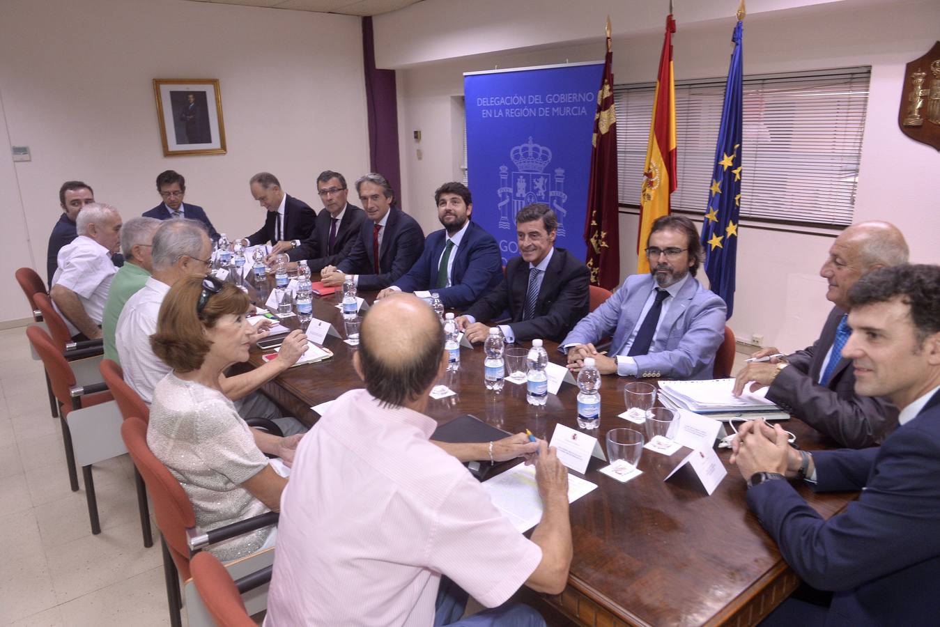 Íñigo de la Serna vista las obras y se reunió con representantes de la Plataforma Pro Soterramiento