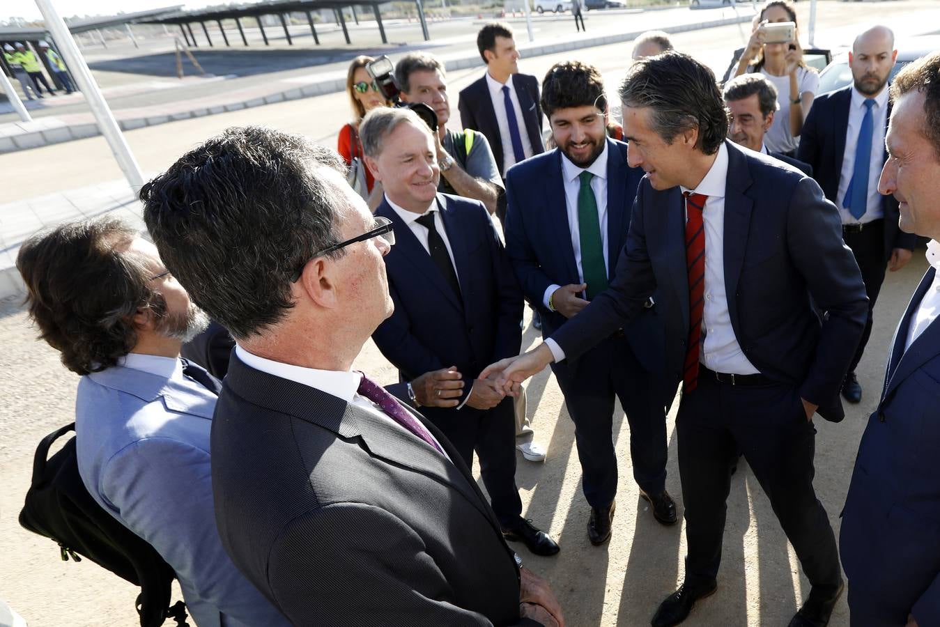 Íñigo de la Serna vista las obras y se reunió con representantes de la Plataforma Pro Soterramiento