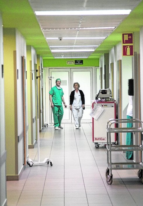 Pasillo de una planta del Rosell, en una foto de archivo.