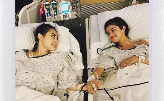 Selena Gomez revela que se ha sometido a un trasplante de riñón, con su mejor amiga como donante