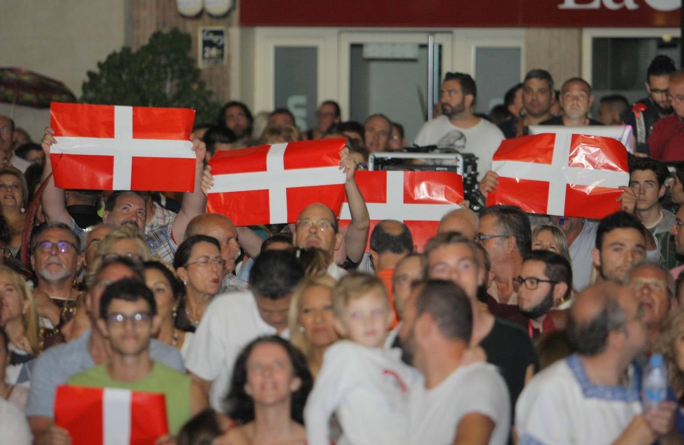 El presidente de la Comunidad pronuncia el pregón con el que dan comienzo las XXVIII Fiestas de Carthagineses y Romanos, en el primer año en el que están catalogadas de Interés Turístico Internacional