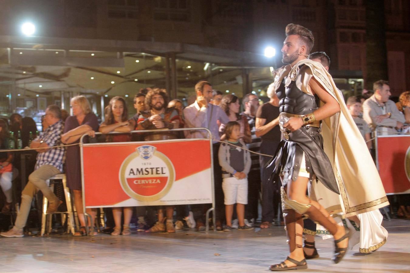 Los púnicos dan protagonismo por la mañana a los niños y recrean por la tarde y noche la Fundación de Qart Hadast