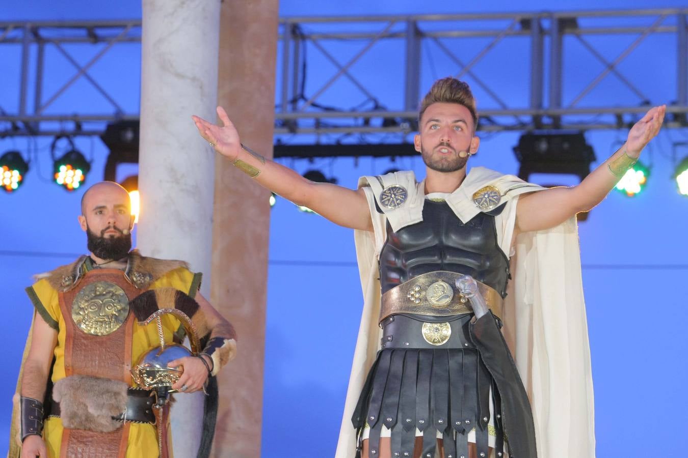 Los púnicos dan protagonismo por la mañana a los niños y recrean por la tarde y noche la Fundación de Qart Hadast