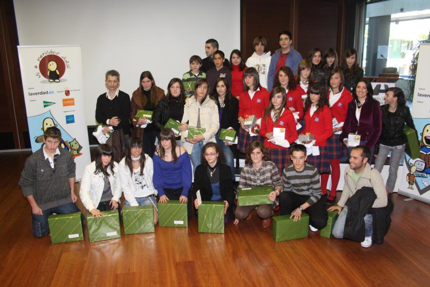 El concurso 'Mi Periódico Digital', organizado por la Consejería de Educación y laverdad.es, entrega sus premios en un acto de entrega con más de cien asistentes