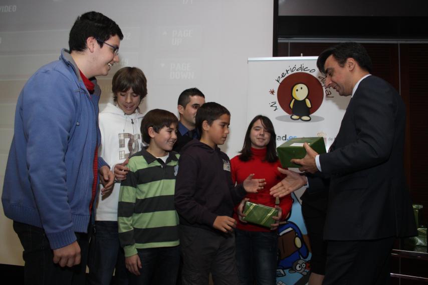 El concurso 'Mi Periódico Digital', organizado por la Consejería de Educación y laverdad.es, entrega sus premios en un acto de entrega con más de cien asistentes