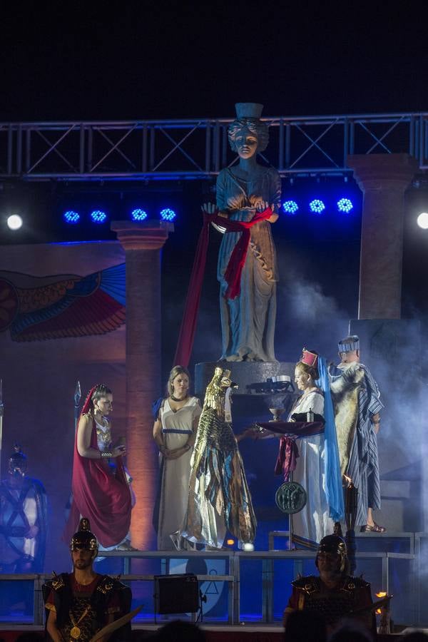 La ofrenda realizada en la representación de la revelación de Tanit a Himilce son alimentos para la Casa Cuna y la Hospitalidad