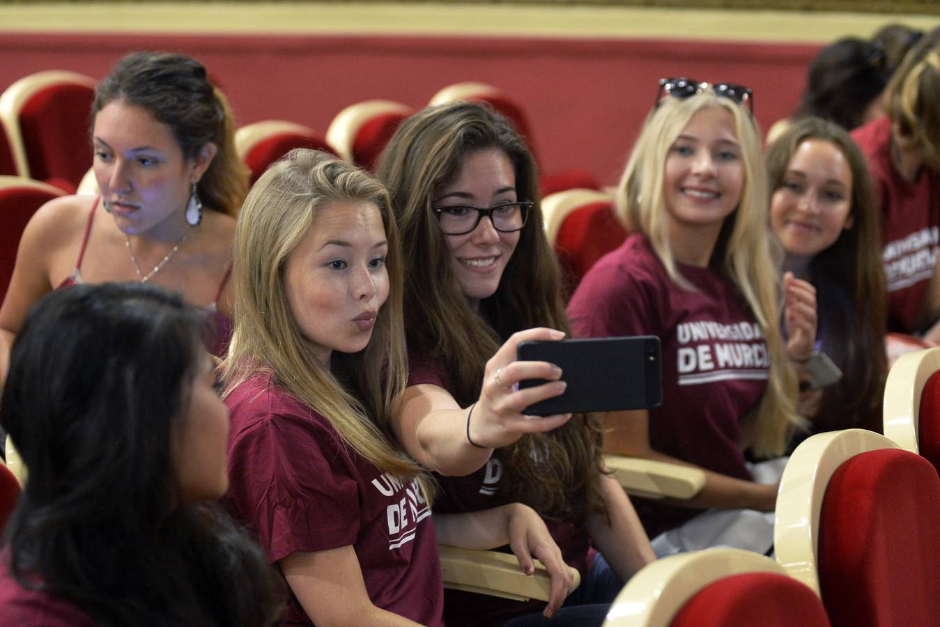 Durante el acto se han entregado los premios de la primera edición del concurso 'Embajadores UMU', destino estrella'