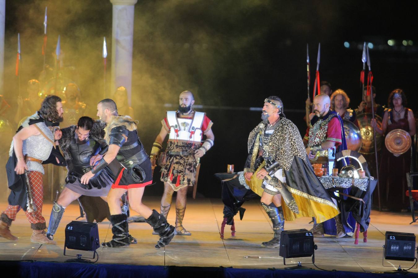 El auditorio del Muelle de Cartagena se llena para ver el desembarco de los mercenarios y su unión a las huestes púnicas 