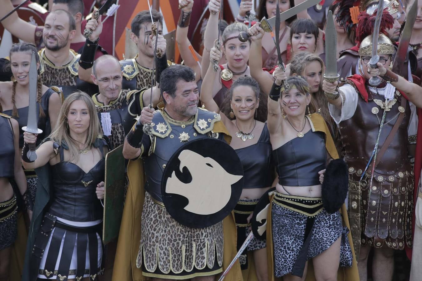 Las escenas de acción entretienen a casi 5.000 espectadores durante la Gran Batalla por la toma de Qart Hadast de las Fiestas de Carthagineses y Romanos