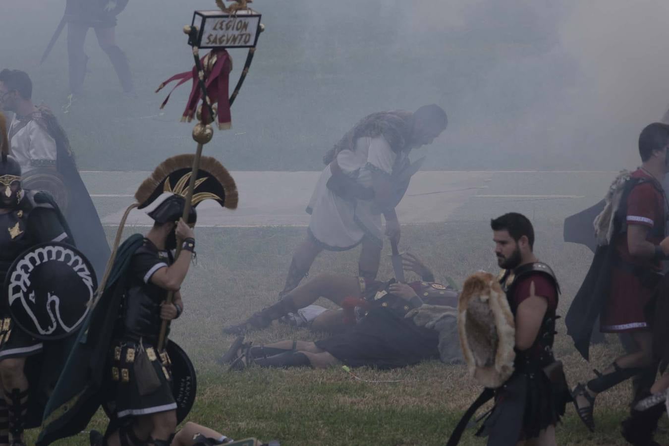 Las escenas de acción entretienen a casi 5.000 espectadores durante la Gran Batalla por la toma de Qart Hadast de las Fiestas de Carthagineses y Romanos