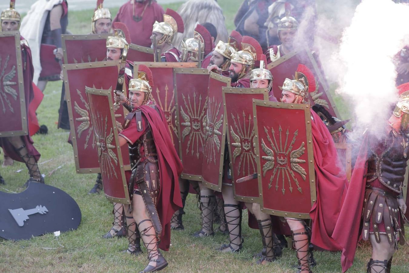 Las escenas de acción entretienen a casi 5.000 espectadores durante la Gran Batalla por la toma de Qart Hadast de las Fiestas de Carthagineses y Romanos