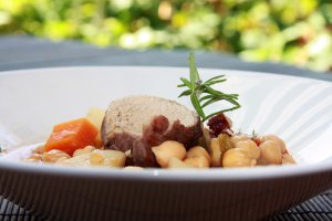 GARBANZOS CON SOLOMILLO DE CERDO