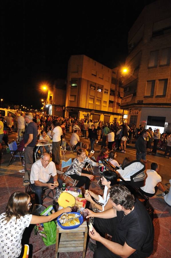 La decimoctava jornada de protestas por el soterramiento del AVE en Murcia vuelve a tomar Santiago el Mayor