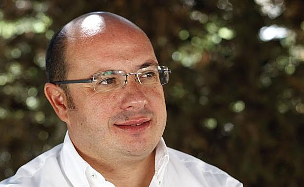 Pedro Antonio Sánchez durante la entrevista en exclusiva que concedió a 'La Verdad' en la que anunció su renuncia como diputado regional y presidente del PP regional.