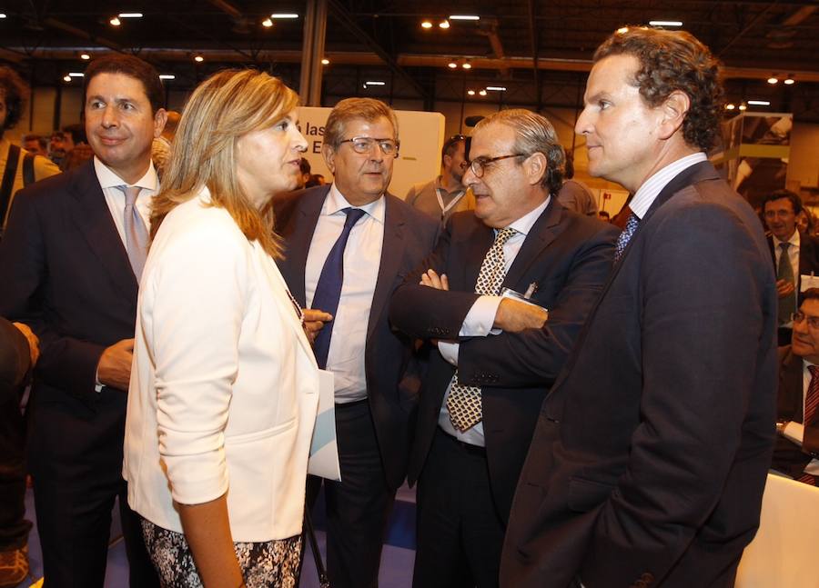 Más de dos mil empresarios de todo el país participan en la reunión a favor de esta infraestructura ferroviaria, entre ellos una nutrida representación de los de la Región de Murcia, encabezados por el presidente de Croem, José María Albarracín. 