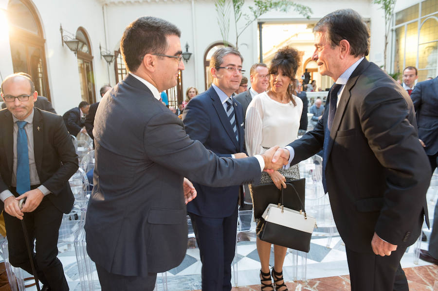 El presidente de AC Hoteles critica en Murcia la «falta de inteligencia emocional» de Rajoy