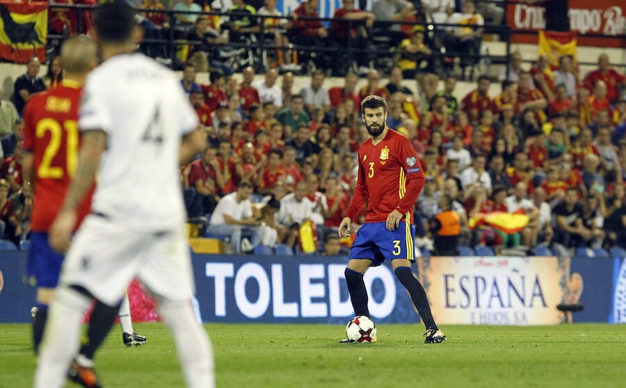 'La Roja' se mide al combinado que dirige Christian Panucci en el Rico Pérez de Alicante.