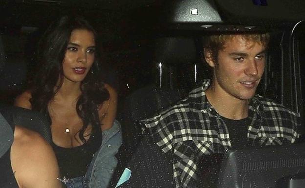 Justin Bieber lleva a su novia a la iglesia, ¿pensando en boda?