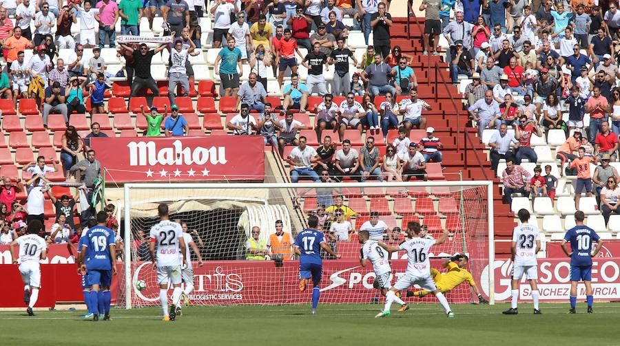 En un partido en el que se lanzaron hasta tres penaltis, Eugeni falló una pena máxima en el último minuto que condena al conjunto de Curro Torres a la zona baja de la clasificación