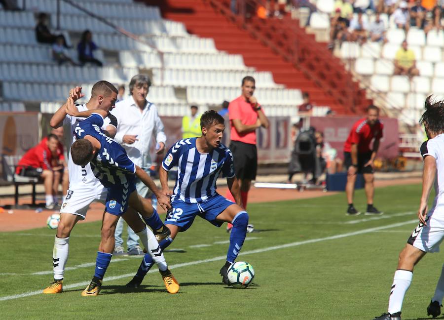 En un partido en el que se lanzaron hasta tres penaltis, Eugeni falló una pena máxima en el último minuto que condena al conjunto de Curro Torres a la zona baja de la clasificación