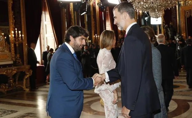 El presidente de la Comunidad, Fernando López Miras, durante la recepción de SS.MM. los Reyes de España con motivo del Día de la Fiesta Nacional.