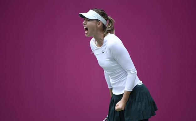 Sharapova celebra el punto de la victoria en el torneo de Tianjin.