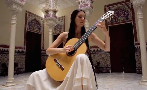 La guitarra de Isabel Martínez