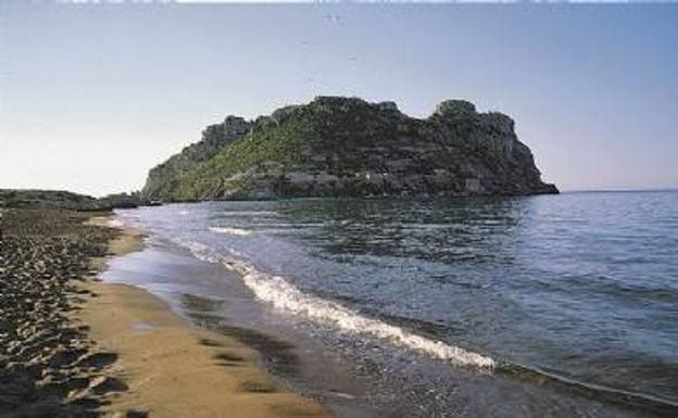 La isla del Fraile, desde la playa Amarilla.