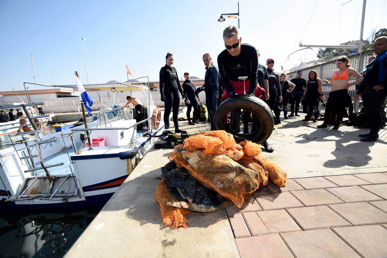 La Red de Vigilantes Marinos, con unos mil voluntarios en toda España, es una iniciativa de la ONG Oceánidas que lleva tres años luchando contra los residuos