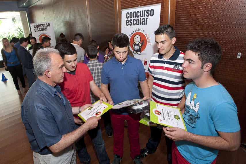 Estudiantes de centros de Espinardo, Murcia y Alcantarilla vencen en las categorías de noticia, entrevista y multimedia del certamen organizado por laverdad.es y la Consejería de Educación