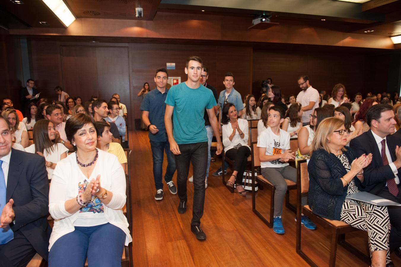 El acto de entrega de premios sirvió también para reconocer al colegio Antonio de Nebrija y a su profesor Pedro González Romero por su constancia en el concurso.