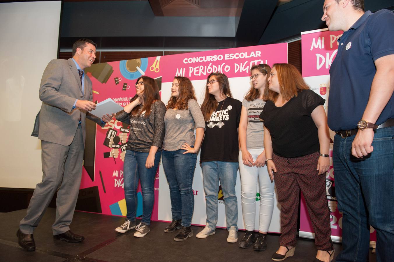 El acto de entrega de premios sirvió también para reconocer al colegio Antonio de Nebrija y a su profesor Pedro González Romero por su constancia en el concurso.