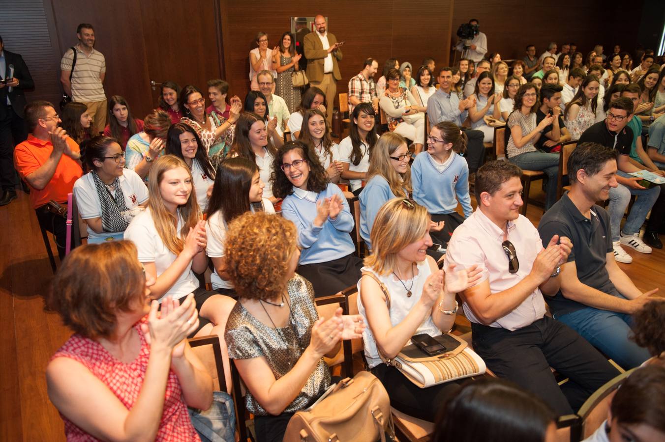 El acto de entrega de premios sirvió también para reconocer al colegio Antonio de Nebrija y a su profesor Pedro González Romero por su constancia en el concurso.