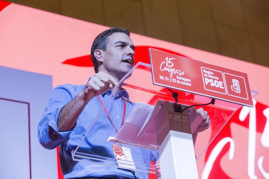 La jornada inaugural del cónclave de los socialistas murcianos, celebrado en Cartagena, ha contado con la presencia del secretario general del PSOE, Pedro Sánchez