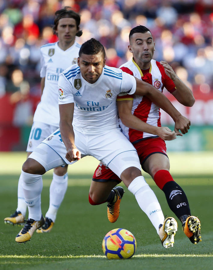 El Real Madrid cayó en su primera visita en la historia a Montilivi (2-1). El cuadro dirigido por Machín remontó el gol inicial de Isco con los tantos de Stuani y Portu.