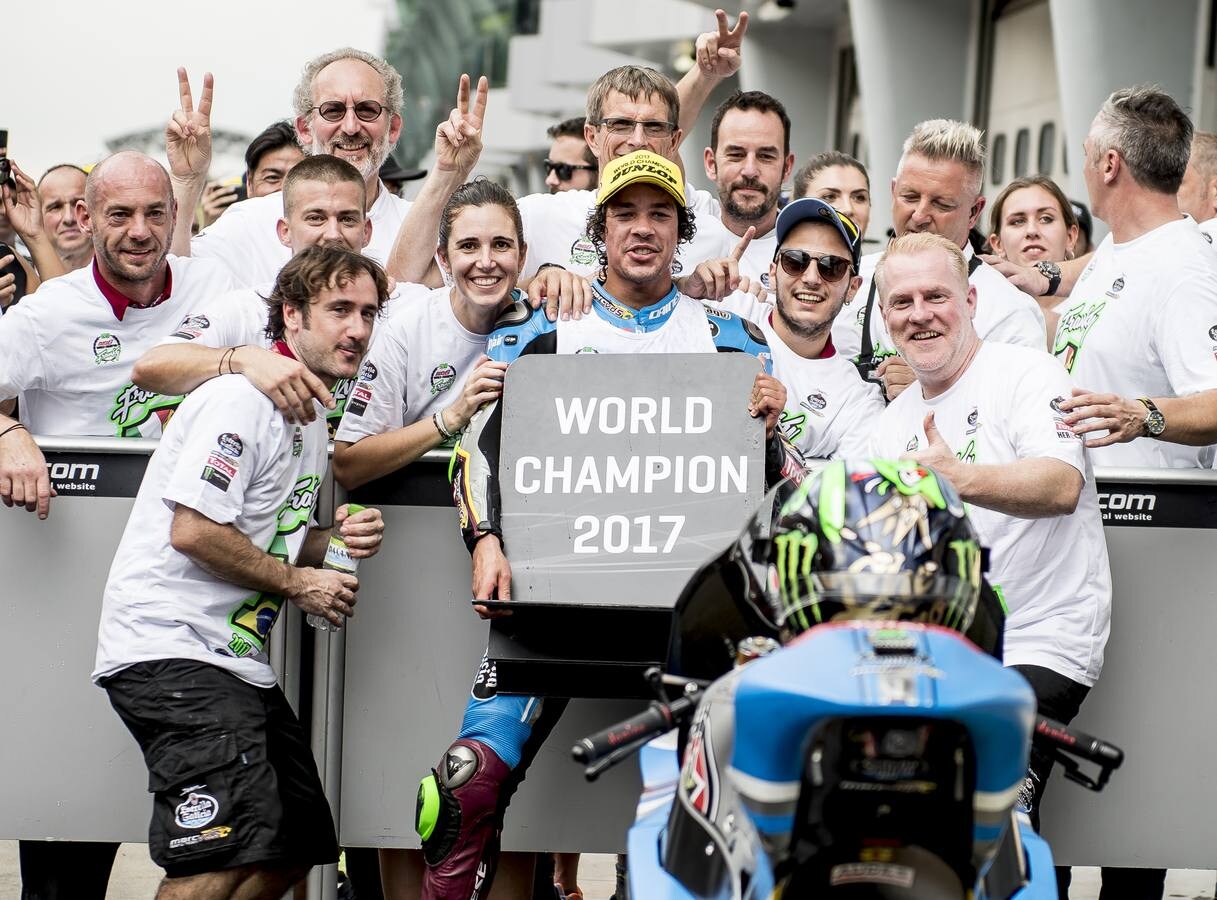 Morbidelli celebra el título de campeón del mundo de Moto2. 