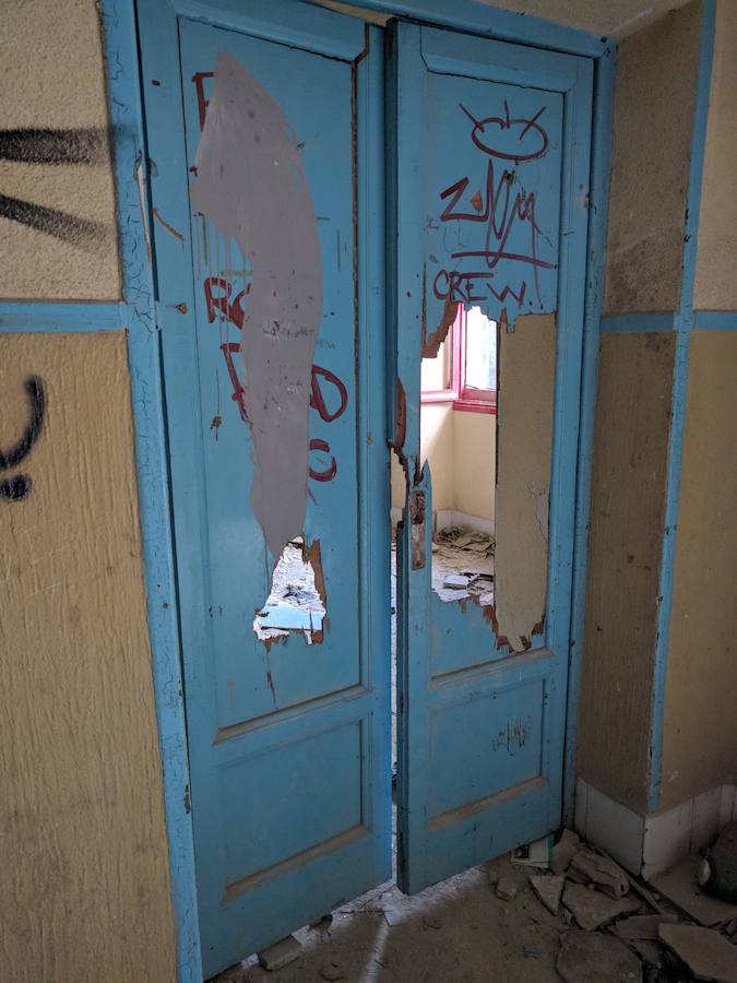 Ruinas del hospital antituberculoso ubicado en el Parque Regional de Sierra Espuña, hoy abandonado