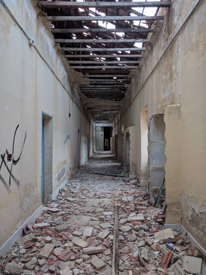 Ruinas del hospital antituberculoso ubicado en el Parque Regional de Sierra Espuña, hoy abandonado