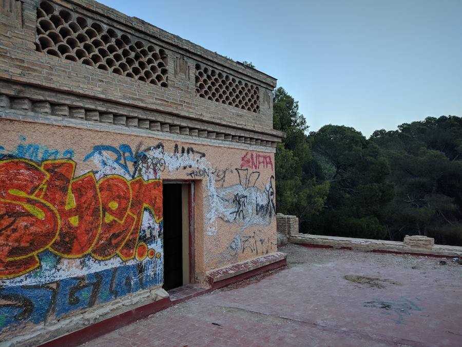 Ruinas del hospital antituberculoso ubicado en el Parque Regional de Sierra Espuña, hoy abandonado