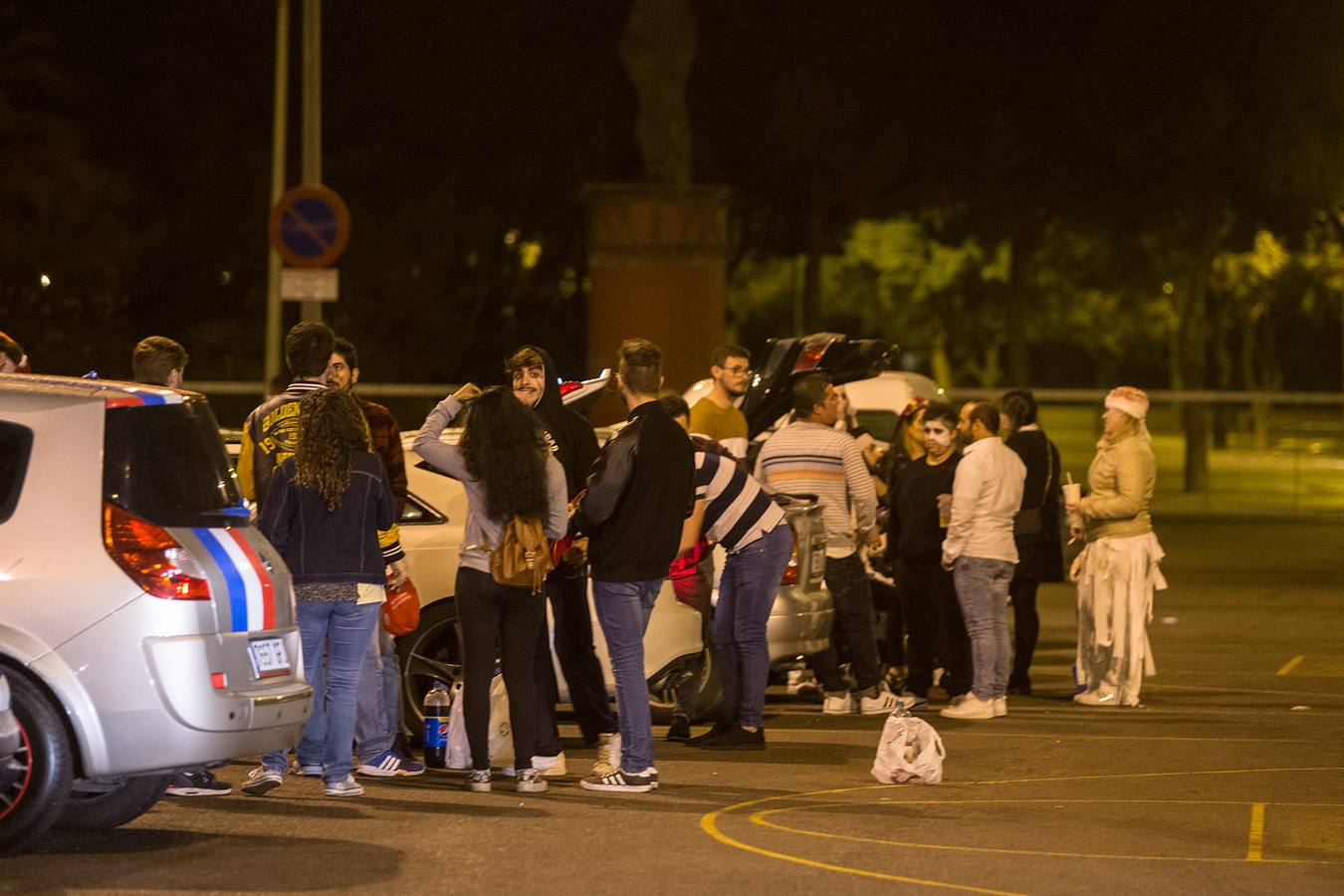 La Policía Local de Cartagena requisa de madrugada «cientos» de huevos a adolescentes y evita concentraciones en el parque del Molinete y junto a Antiguones 