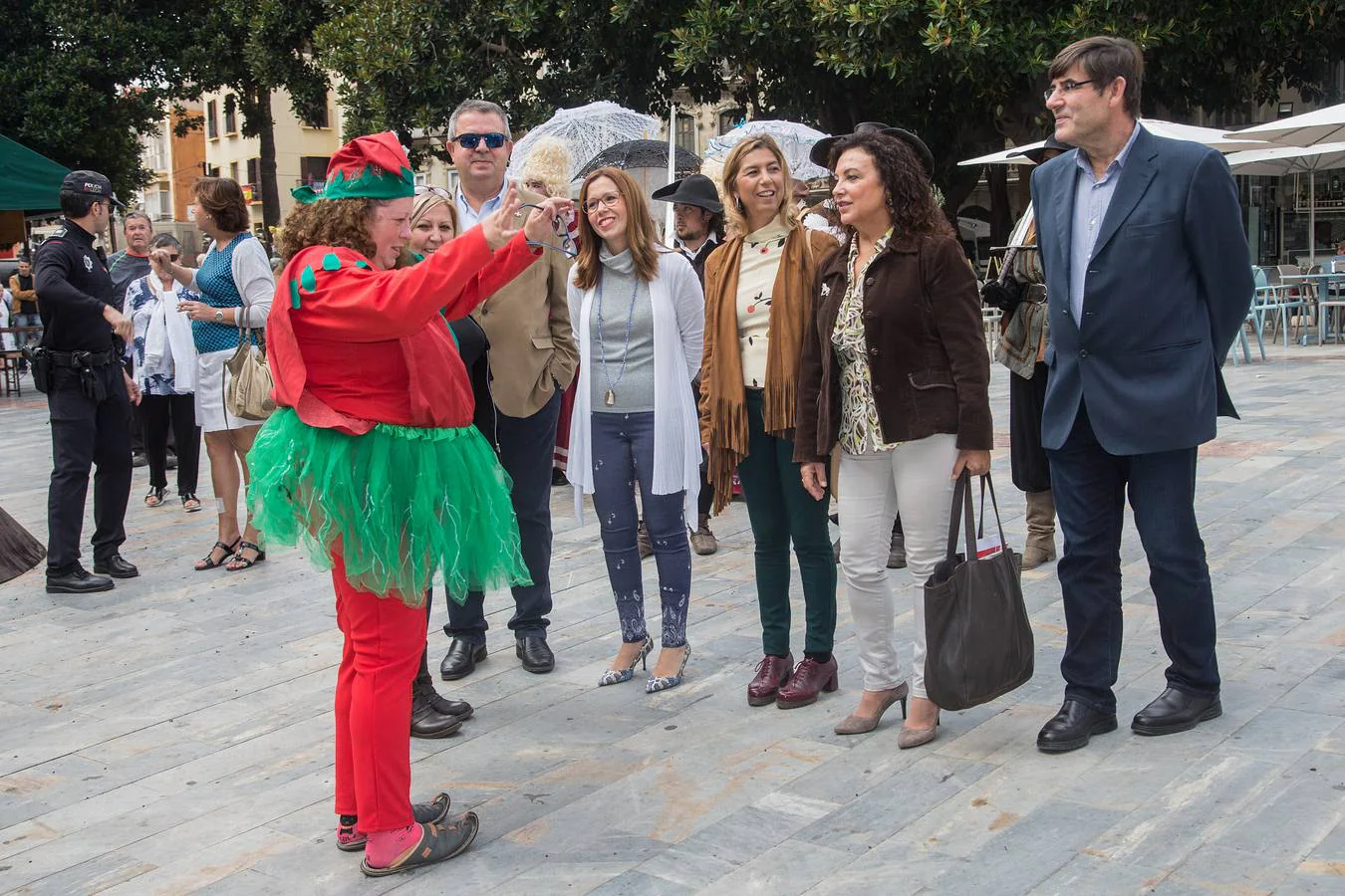 Más de un centenar de puestos artesanos y tabernas animan un Mercado Barroco cargado de actividades de tiempo libre